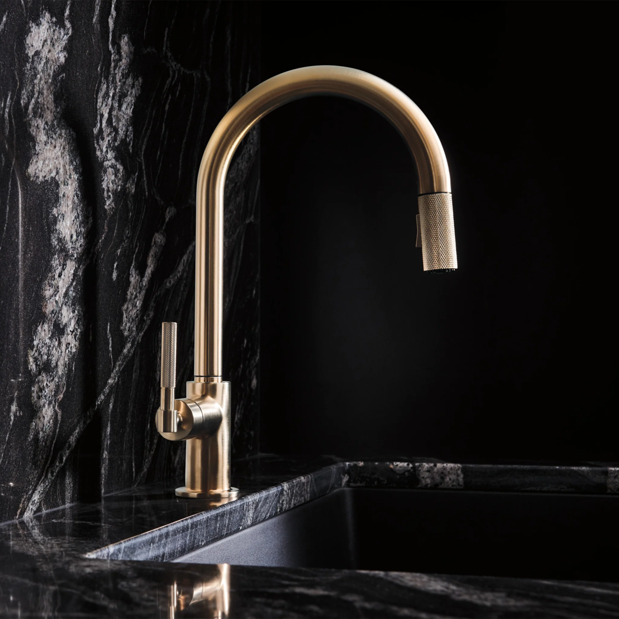 LITZE® PULL-DOWN FAUCET WITH ARC SPOUT AND KNURLED HANDLE - Image 8