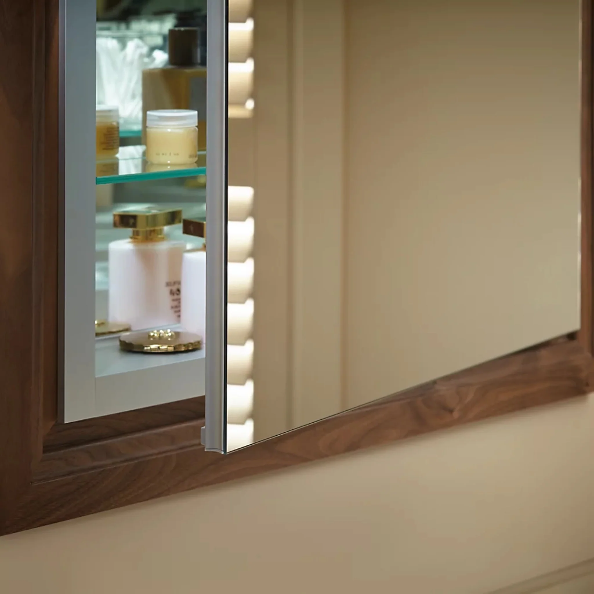 VERDERA 24 X 30 INCHES MEDICINE CABINET WITH PULL-OUT MIRROR - Image 13