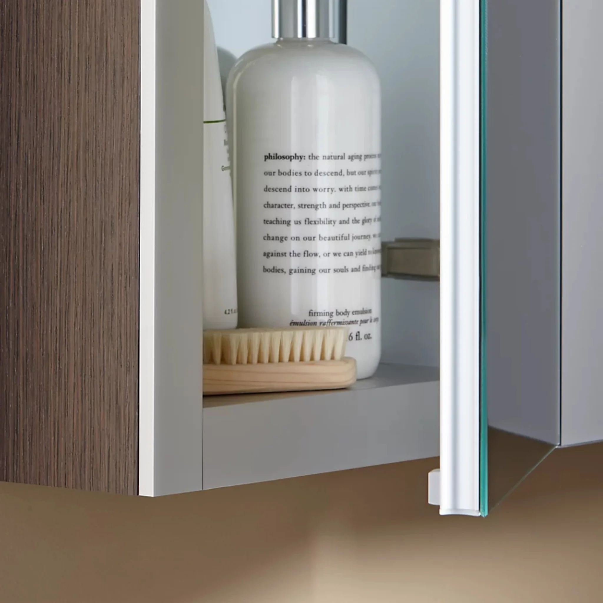 VERDERA 40 X 30 INCHES SLOW-CLOSE THREE-DOOR MIRRORED MEDICINE CABINET - Image 4